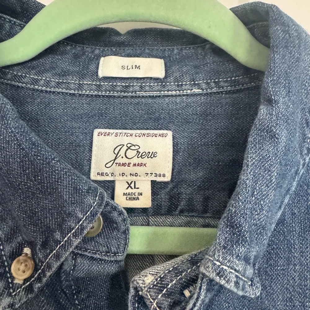 J. Crew Men’s Denim Slim Fit Button Down Shirt XL - Picture 2 of 2